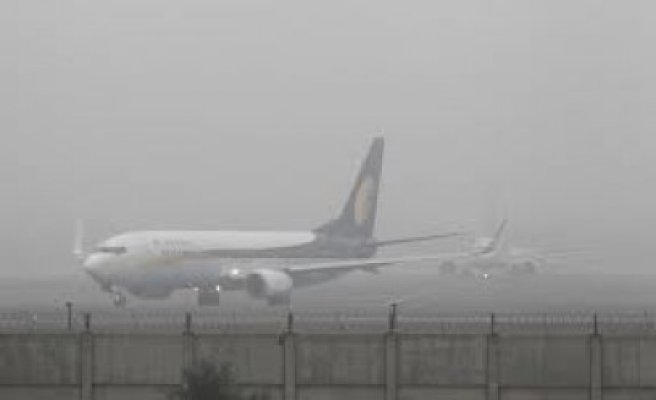 Zboruri redirecţionate şi anulate de pe Aeroportul Sibiu din cauza ceţii